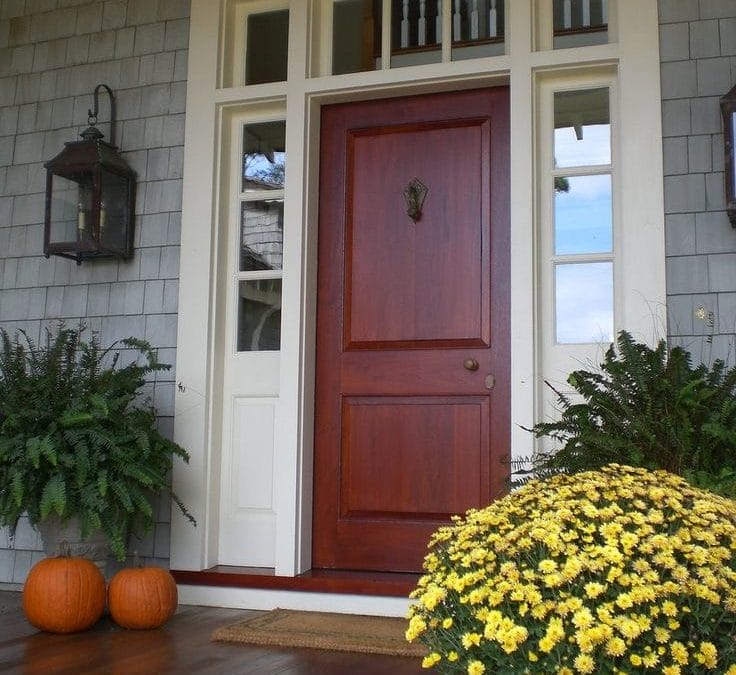 Usa exterioara de lemn sau de otel?