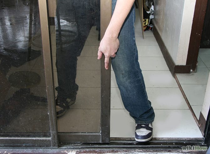 curatare-usi-de-sticla