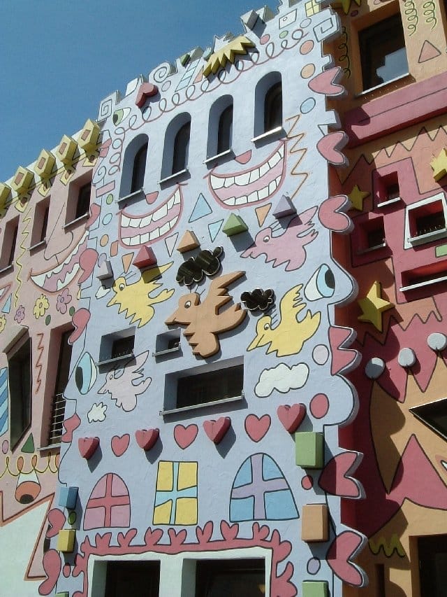cea-mai-fericita-casa-din-lume-7