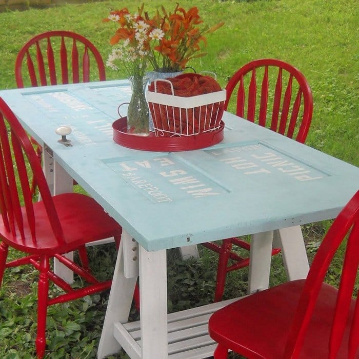 piese-de-mobilier-din-usi-reciclate