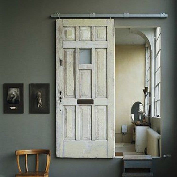 piese-de-mobilier-din-usi-reciclate