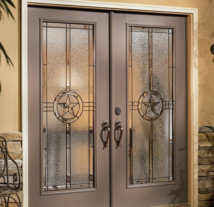 Usile de exterior: caracteristici, elemente de feronerie si accesorii